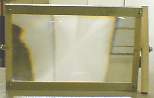 lente fresnel lcd_2.jpg (55986 bytes)